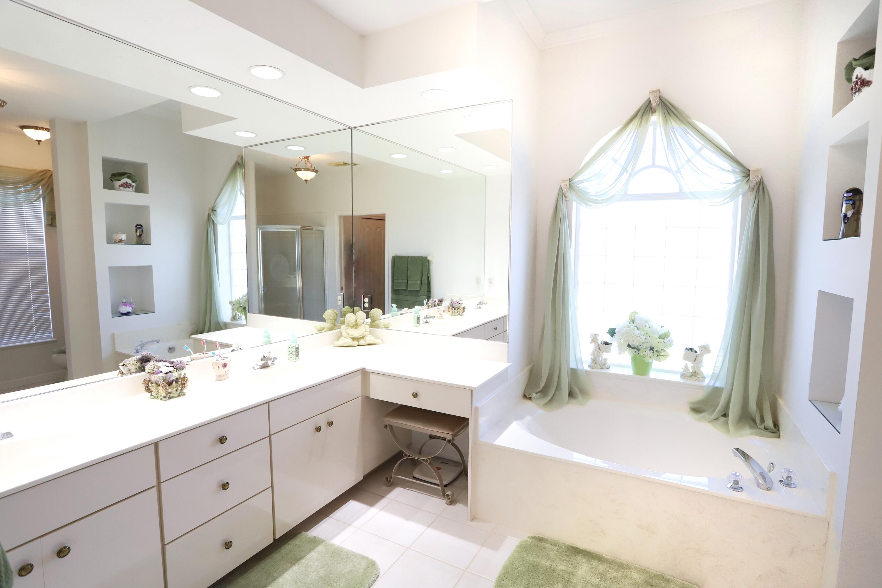 5996 Northwest Wolverine Road Port St. Lucie, FL 34986 - Photo 15 of 27 Master Bathroom