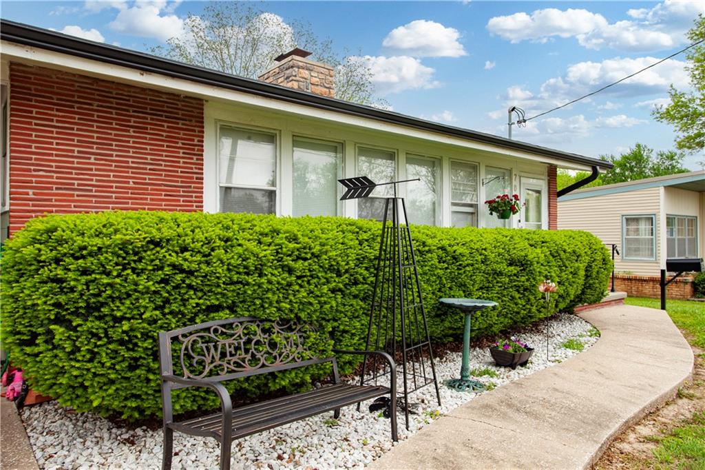 705 North 17th Street Lexington, MO 64067 - Photo 3 of 28