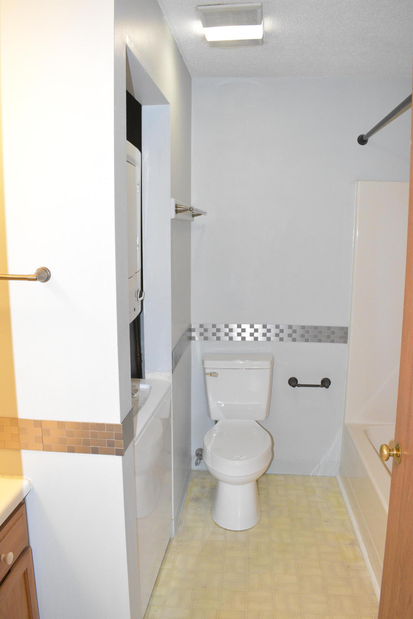 18 Smithwheel Road, Unit 12 Old Orchard Beach, ME 04064 - Photo 13 of 18 MOB_3352