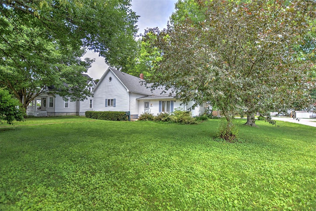 418 West 1st Street Assumption, IL 62510 - Photo 4 of 28