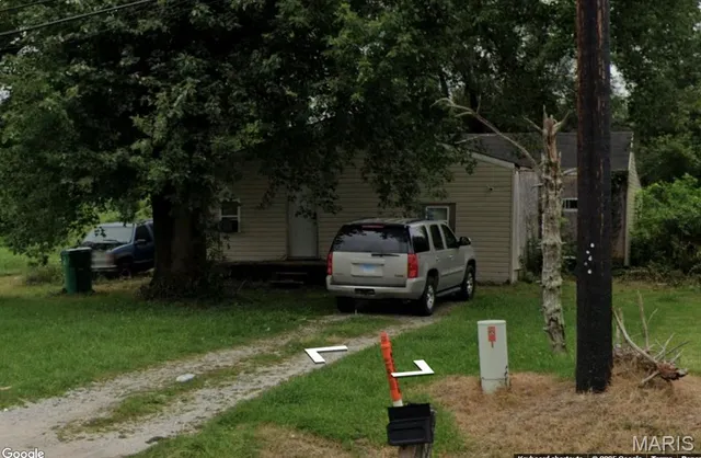 $12,000 | 5504 Old Missouri Avenue, East St. Louis, IL 62207