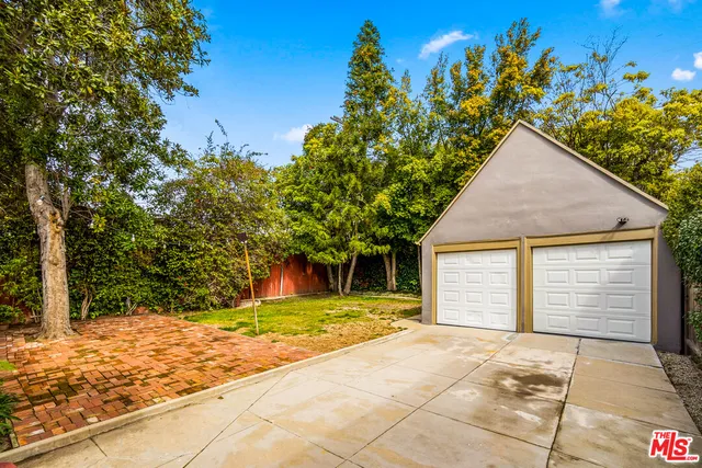 $9,250 | 650 South Gretna Green Way, Los Angeles, CA 90049