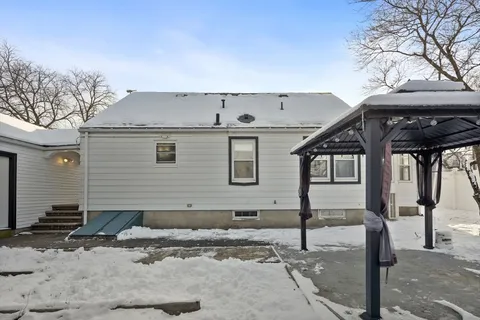 $569,900 | 8 Waitt Avenue, Lynn, MA 01902