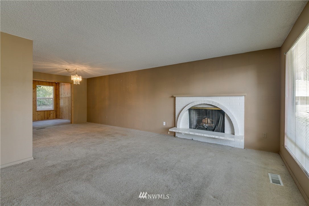 1226 206th Street Southeast Bothell, WA 98012 - Photo 6 of 25