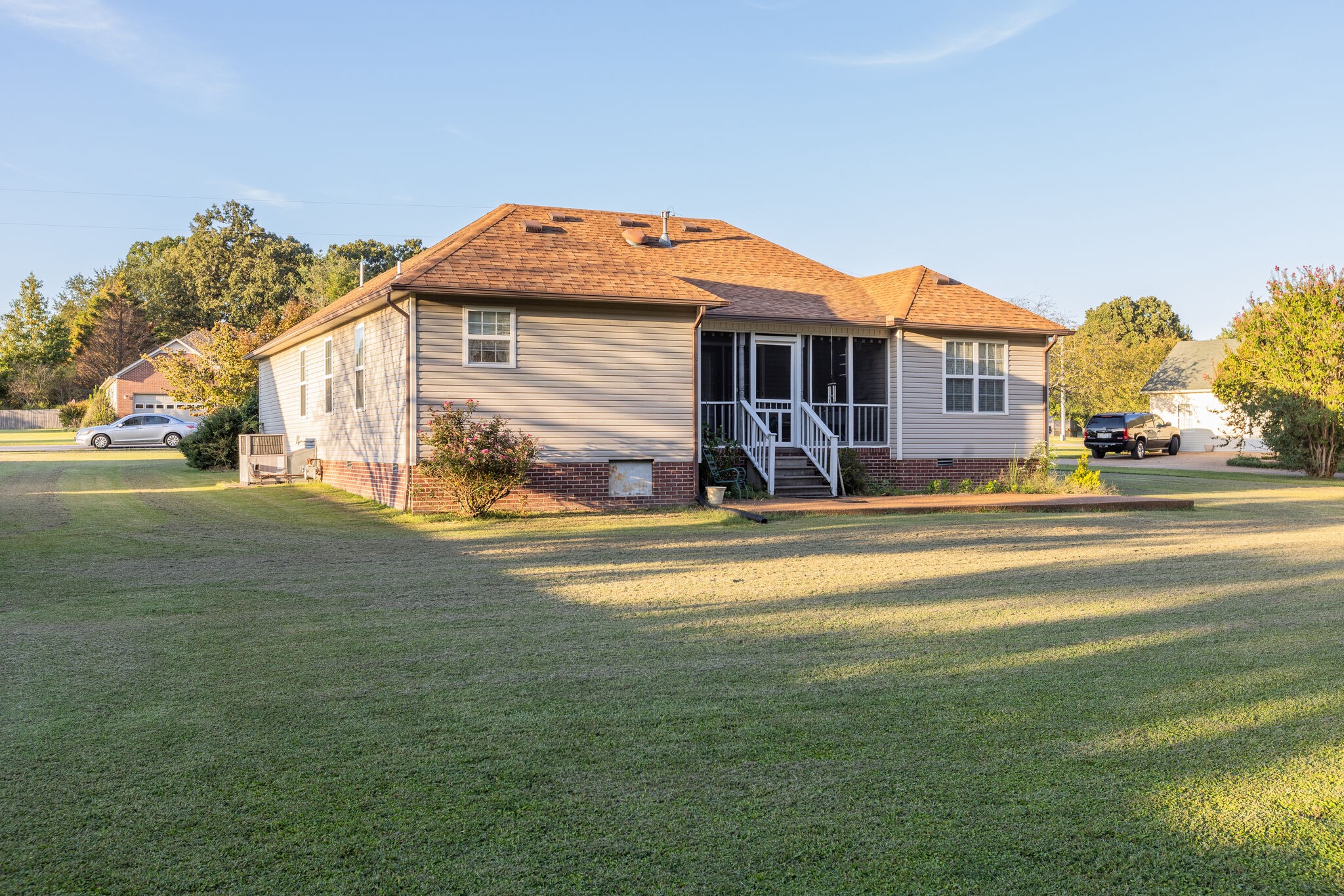 10 Harding Road Leoma, TN 38468 - Photo 24 of 26 a front view of a house with a yard