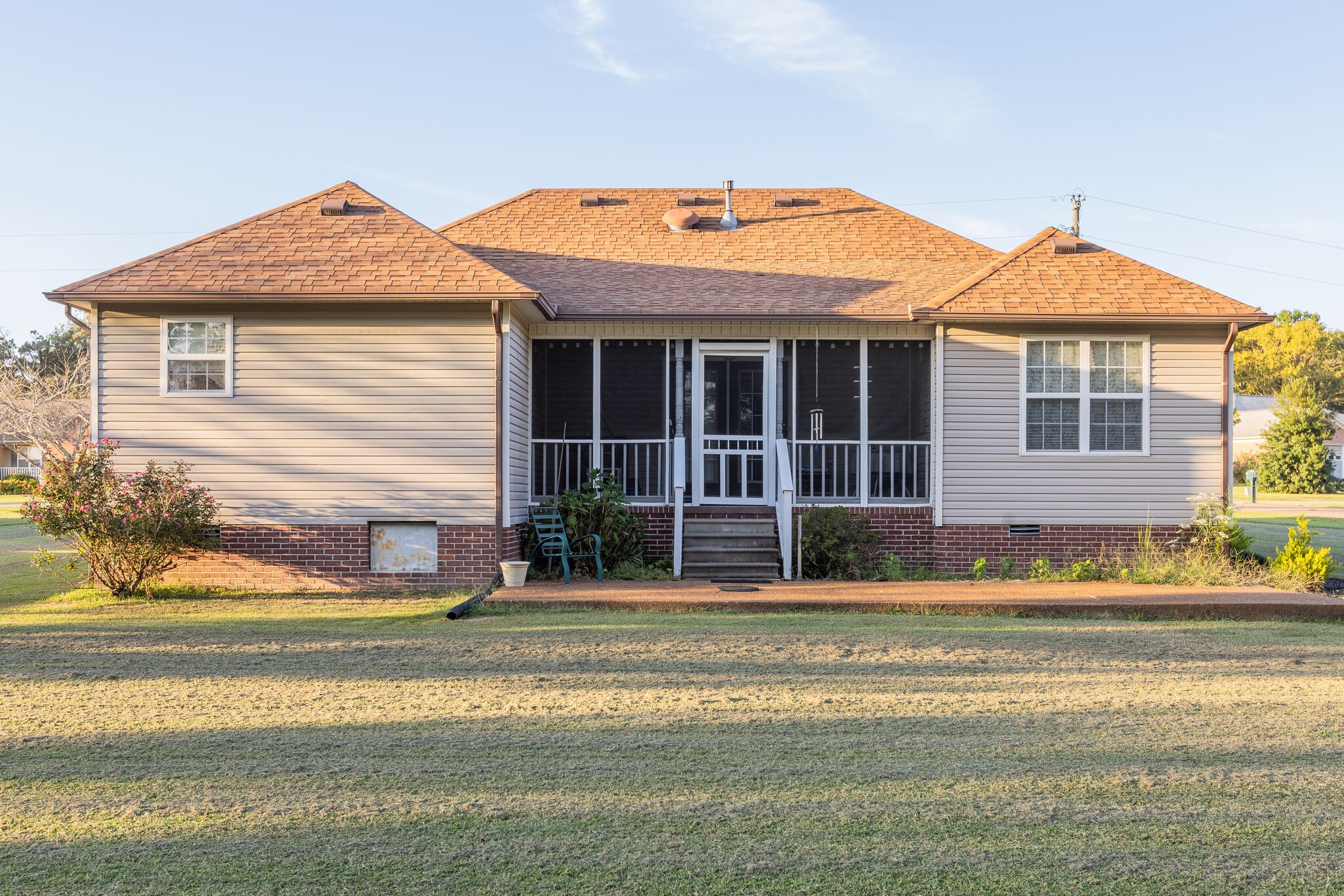 10 Harding Road Leoma, TN 38468 - Photo 25 of 26 a front view of a house with a yard