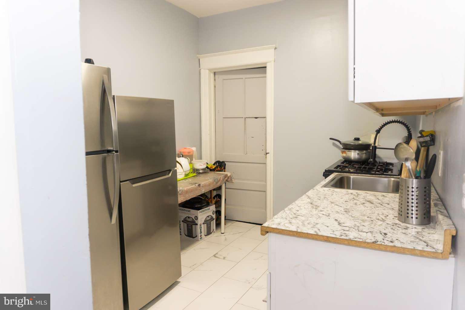53 Richfield Road Upper Darby, PA 19082 - Photo 7 of 25