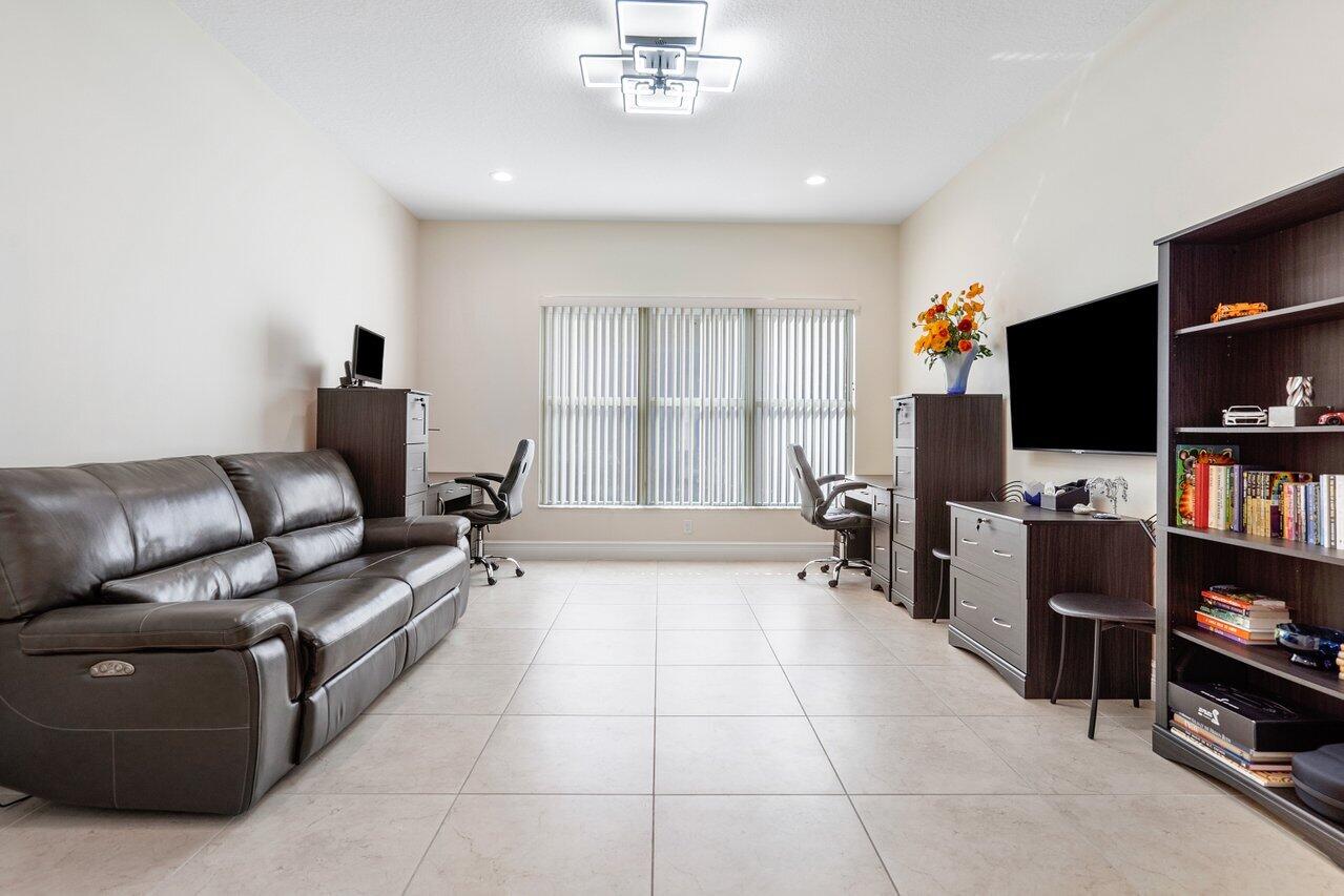 11800 Windy Frst Way Boca Raton, FL 33498 - Photo 16 of 56 Office 1