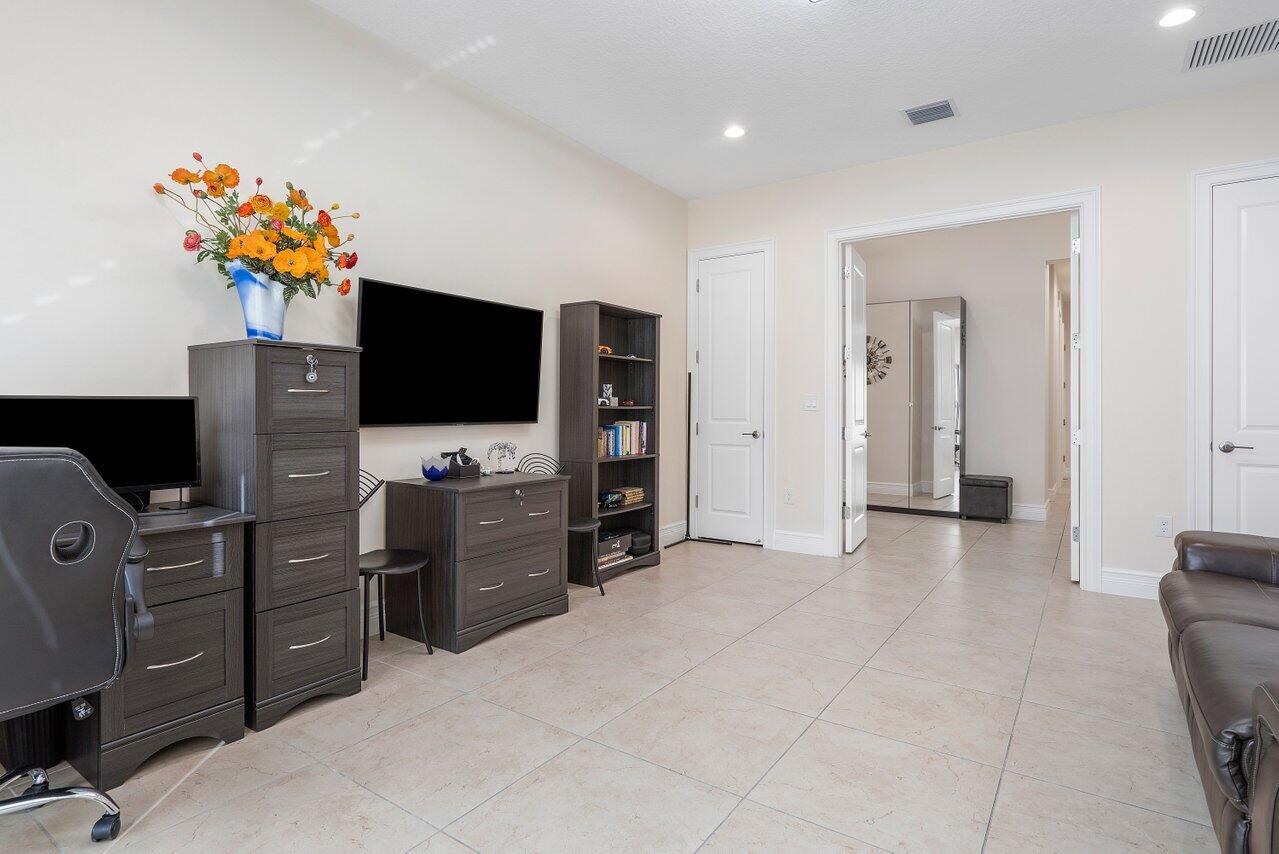 11800 Windy Frst Way Boca Raton, FL 33498 - Photo 17 of 56 Office 2
