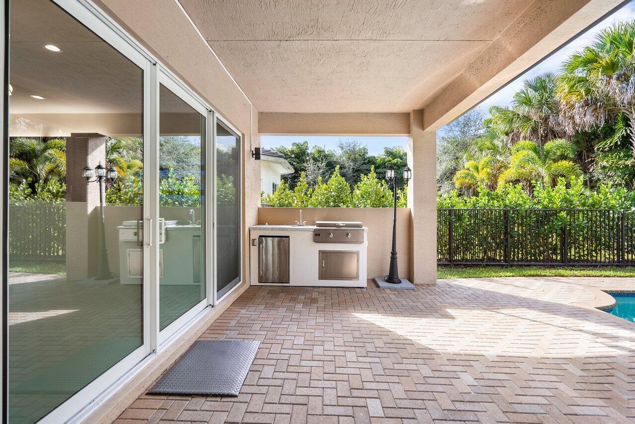 11800 Windy Frst Way Boca Raton, FL 33498 - Photo 35 of 56 backyard