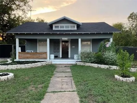 $199,000 | 203-205 North Archer Street, Groesbeck, TX 76642