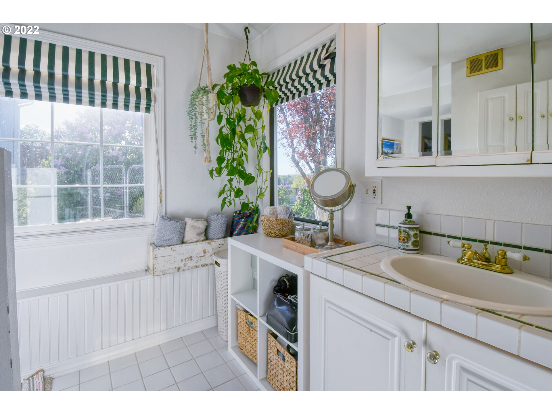 2209 Southwest Ladow Avenue Pendleton, OR 97801 - Photo 16 of 24 a kitchen with a sink and a cabinets