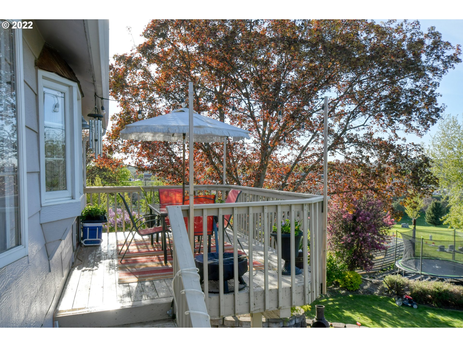 2209 Southwest Ladow Avenue Pendleton, OR 97801 - Photo 23 of 24 a view of a chairs and table in the patio