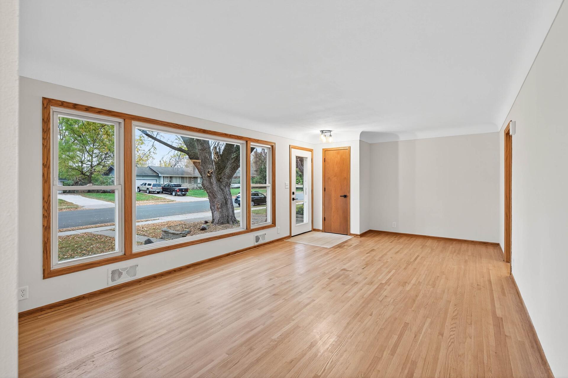 12724 Monterey Avenue South Savage, MN 55378 - Photo 6 of 32