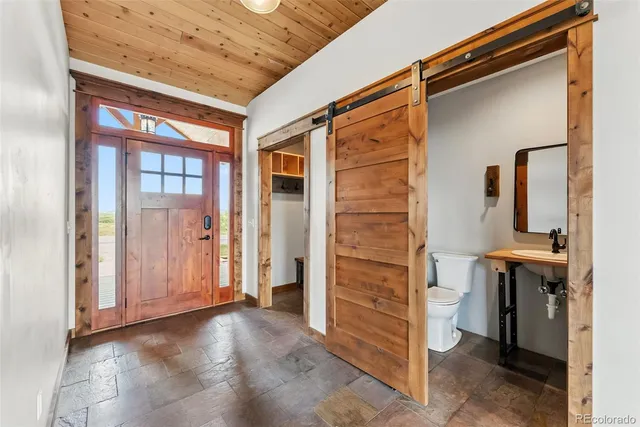 a view of walk in closet