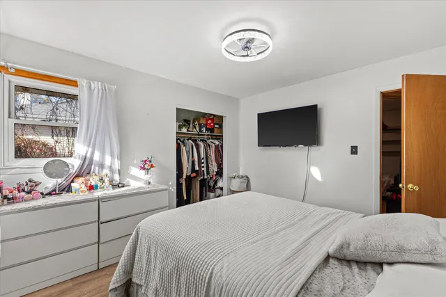 $293,000 | 707 West Maplewood Court, Milwaukee, WI 53221