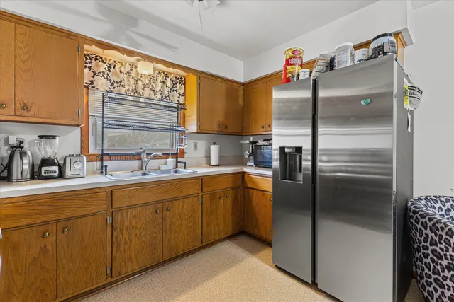 $293,000 | 707 West Maplewood Court, Milwaukee, WI 53221