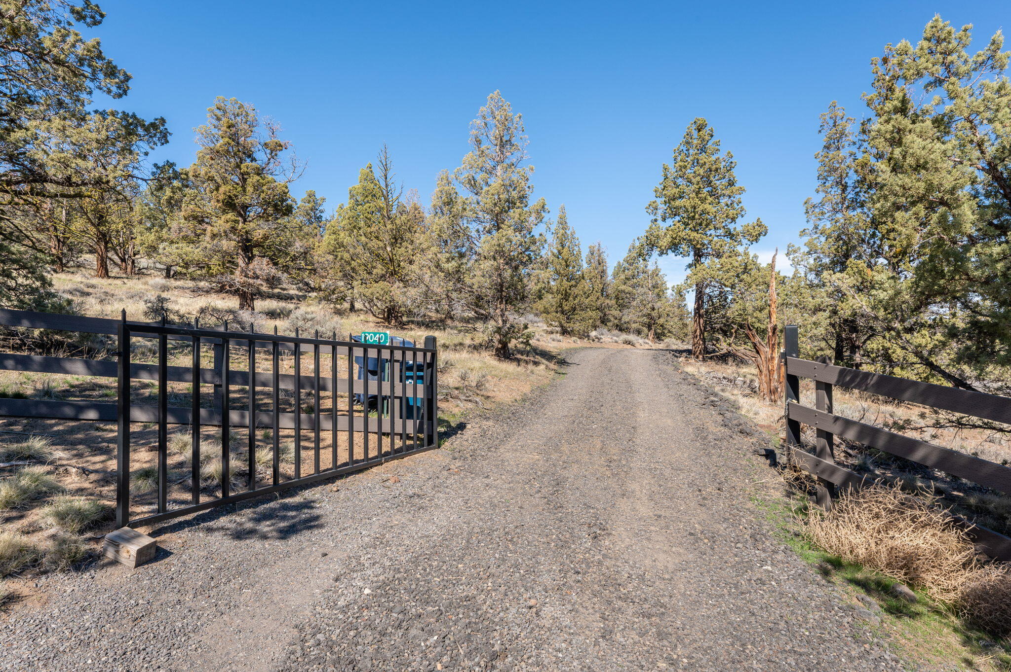 19040 Dusty Loop Bend, OR 97703 - Photo 15 of 27