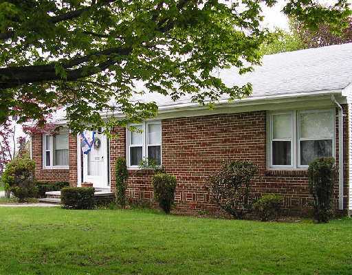 95 Briarcliffe Road Cranston, RI 02910 - Photo 1 of 5 Exterior Front.