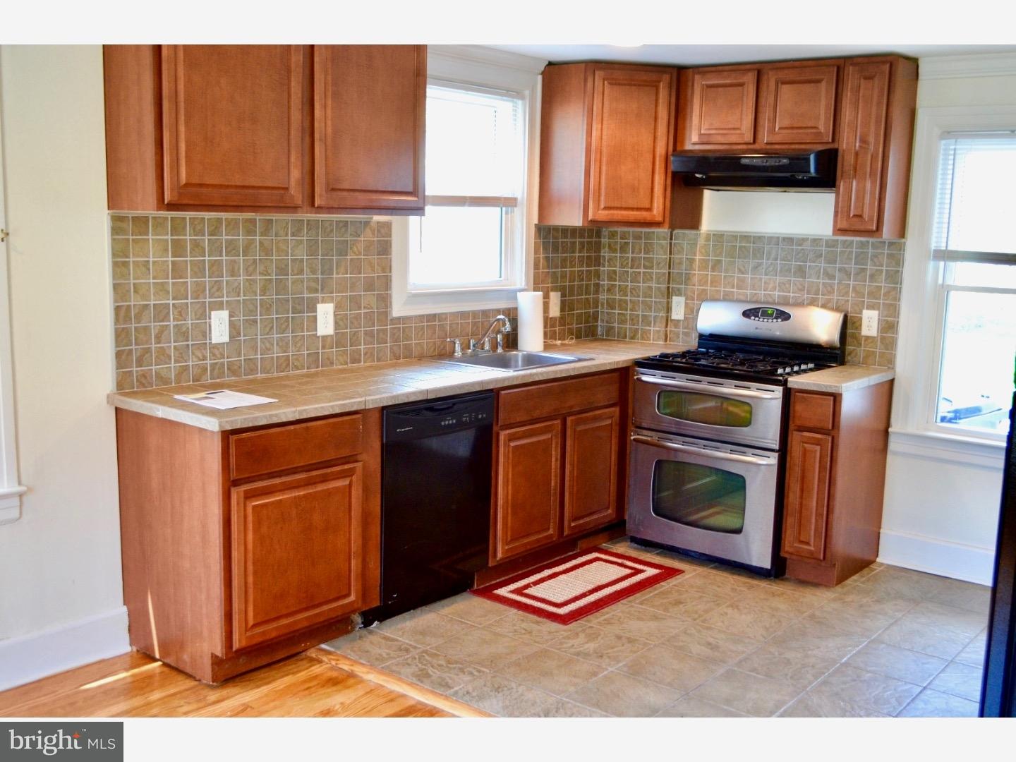 128 Roxboro Road Lawrence Township, NJ 08648 - Photo 2 of 6 Kitchen