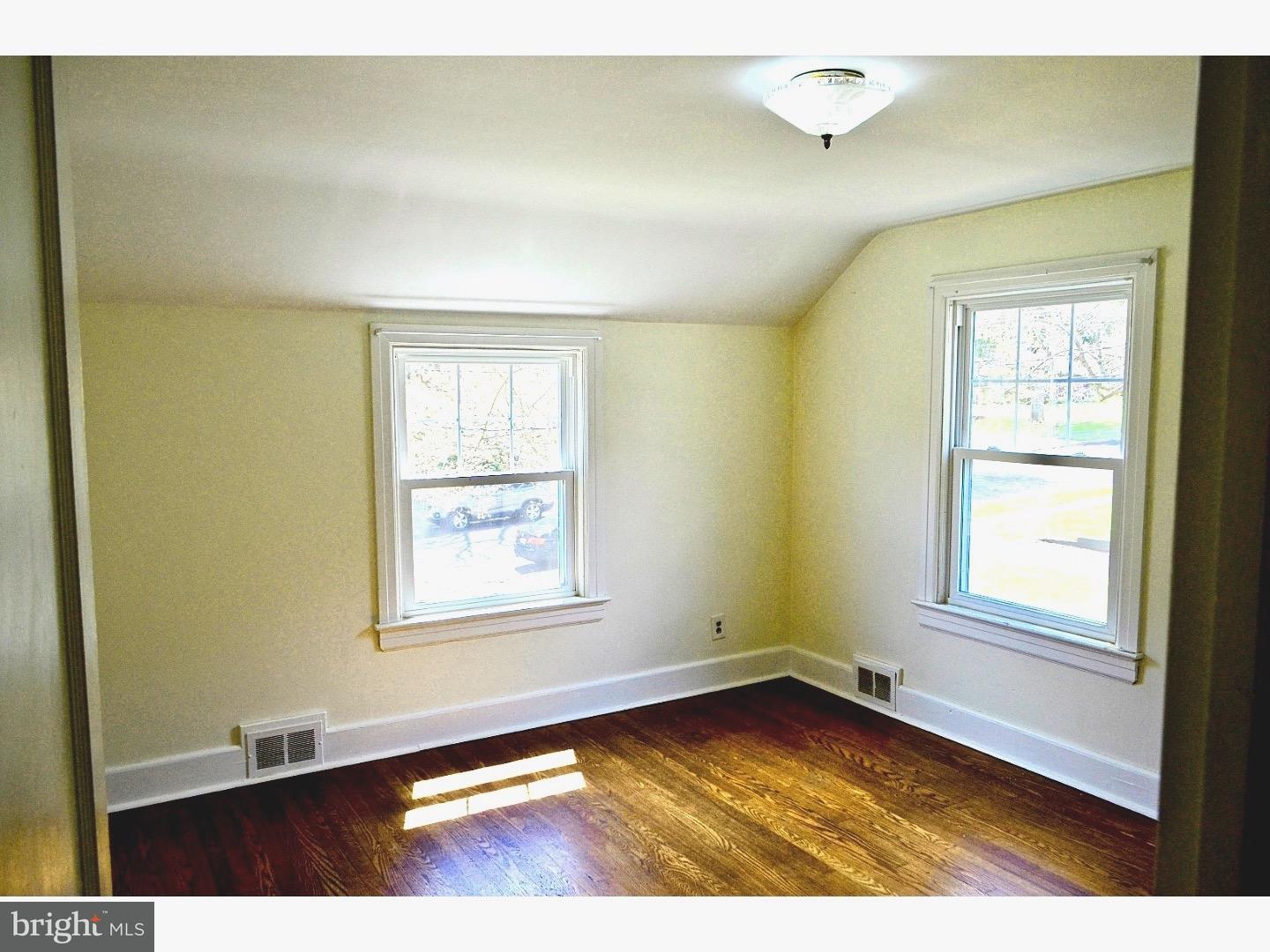 128 Roxboro Road Lawrence Township, NJ 08648 - Photo 5 of 6