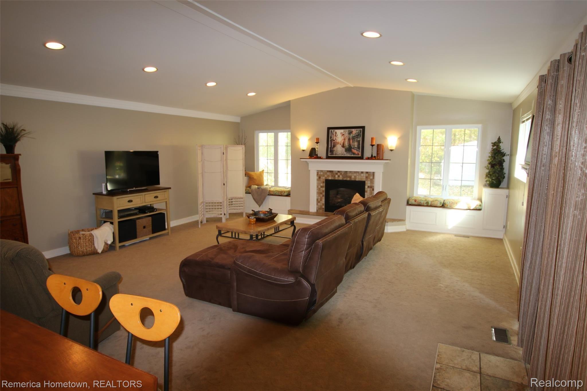 43090 Keystone Canton, MI 48187 - Photo 7 of 23 Family Room is huge.JPG