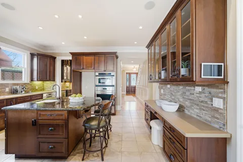 $1,995,000 | 607 East 15th Street, Houston, TX 77008