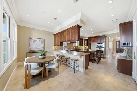 $1,995,000 | 607 East 15th Street, Houston, TX 77008