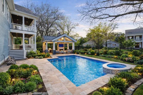 $1,995,000 | 607 East 15th Street, Houston, TX 77008