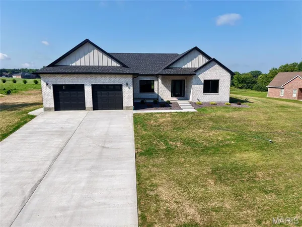 $585,000 | 52839 Norwoods Place, Hannibal, MO 63401
