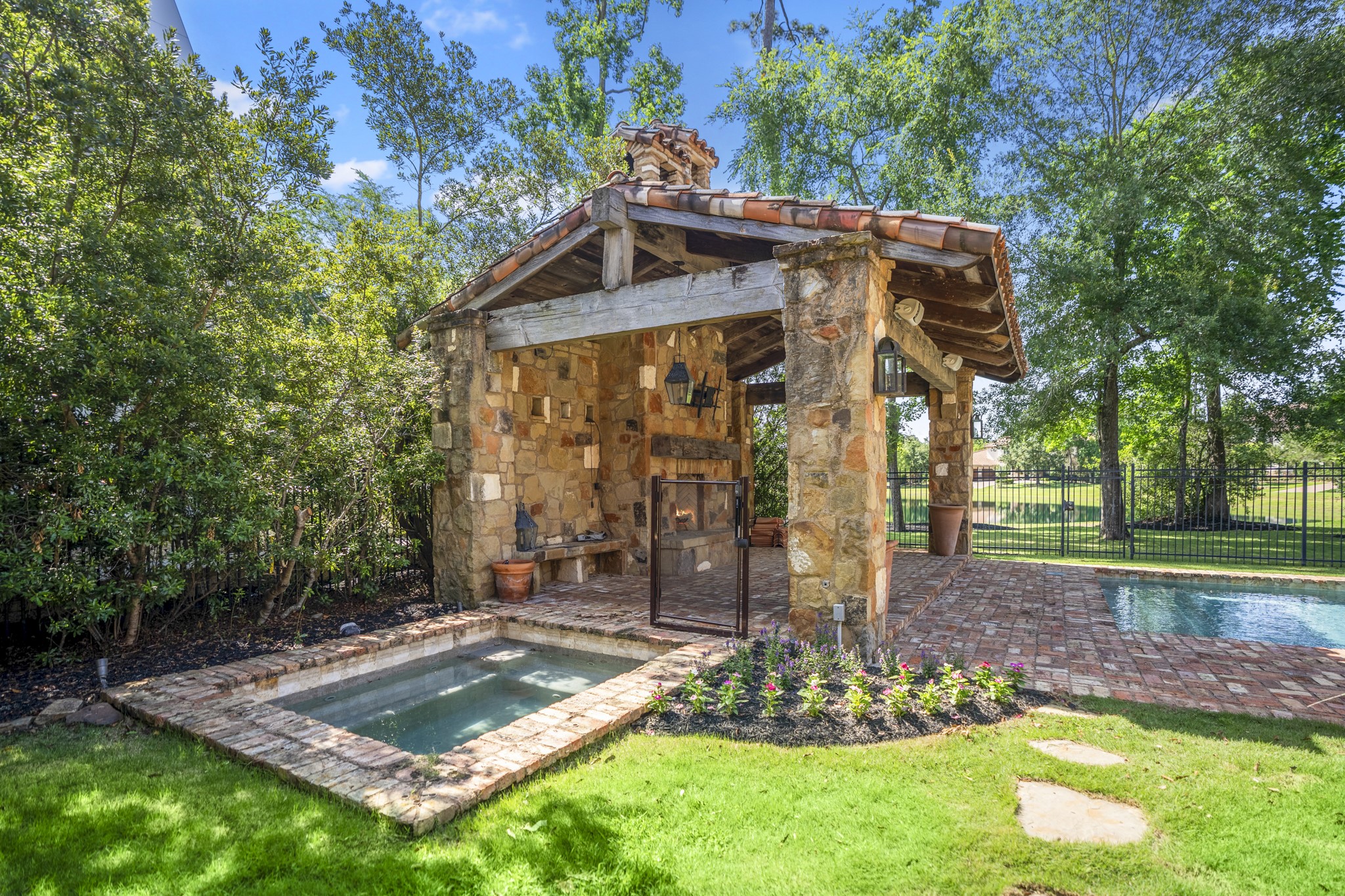 15 North Badger Lodge Circle Spring, TX 77389 - Photo 8 of 49