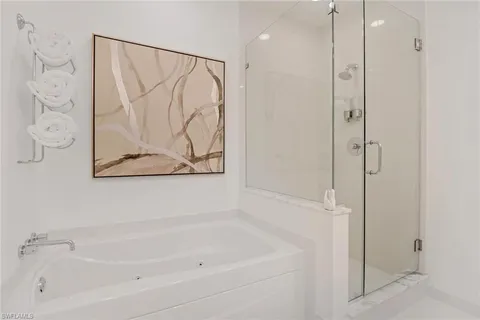 $284,000 | 3000 Oasis Grand Boulevard, Unit MPH6, Fort Myers, FL 33916