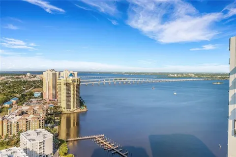 $284,000 | 3000 Oasis Grand Boulevard, Unit MPH6, Fort Myers, FL 33916