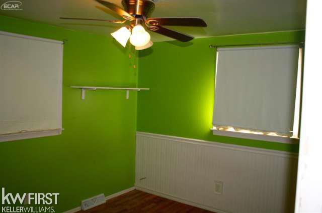 5206 East Carpenter Road Flint, MI 48506 - Photo 30 of 62 21195354-29.JPG