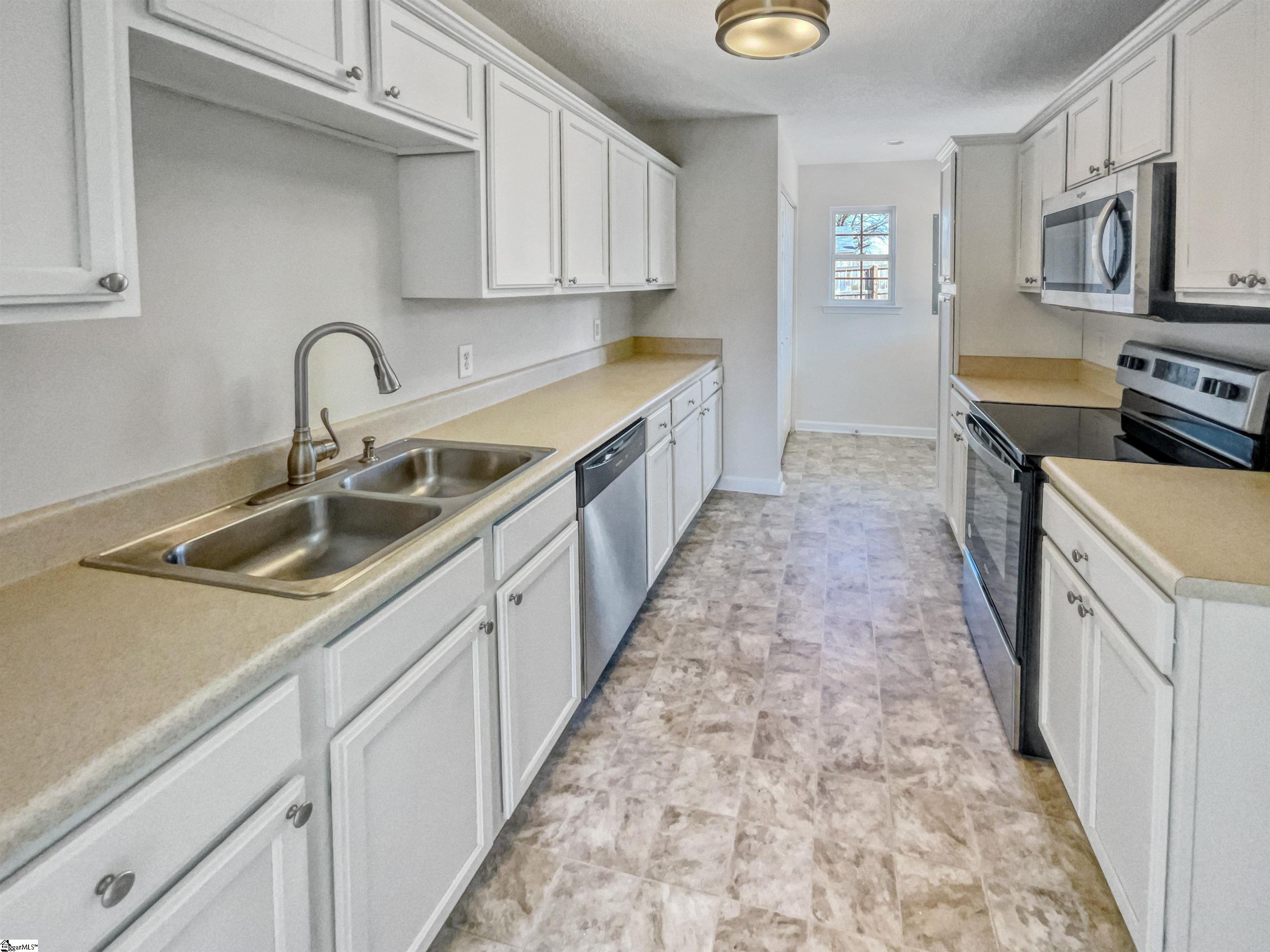 1057 Southfield Street Inman, SC 29349 - Photo 6 of 19 Gallery Image 6