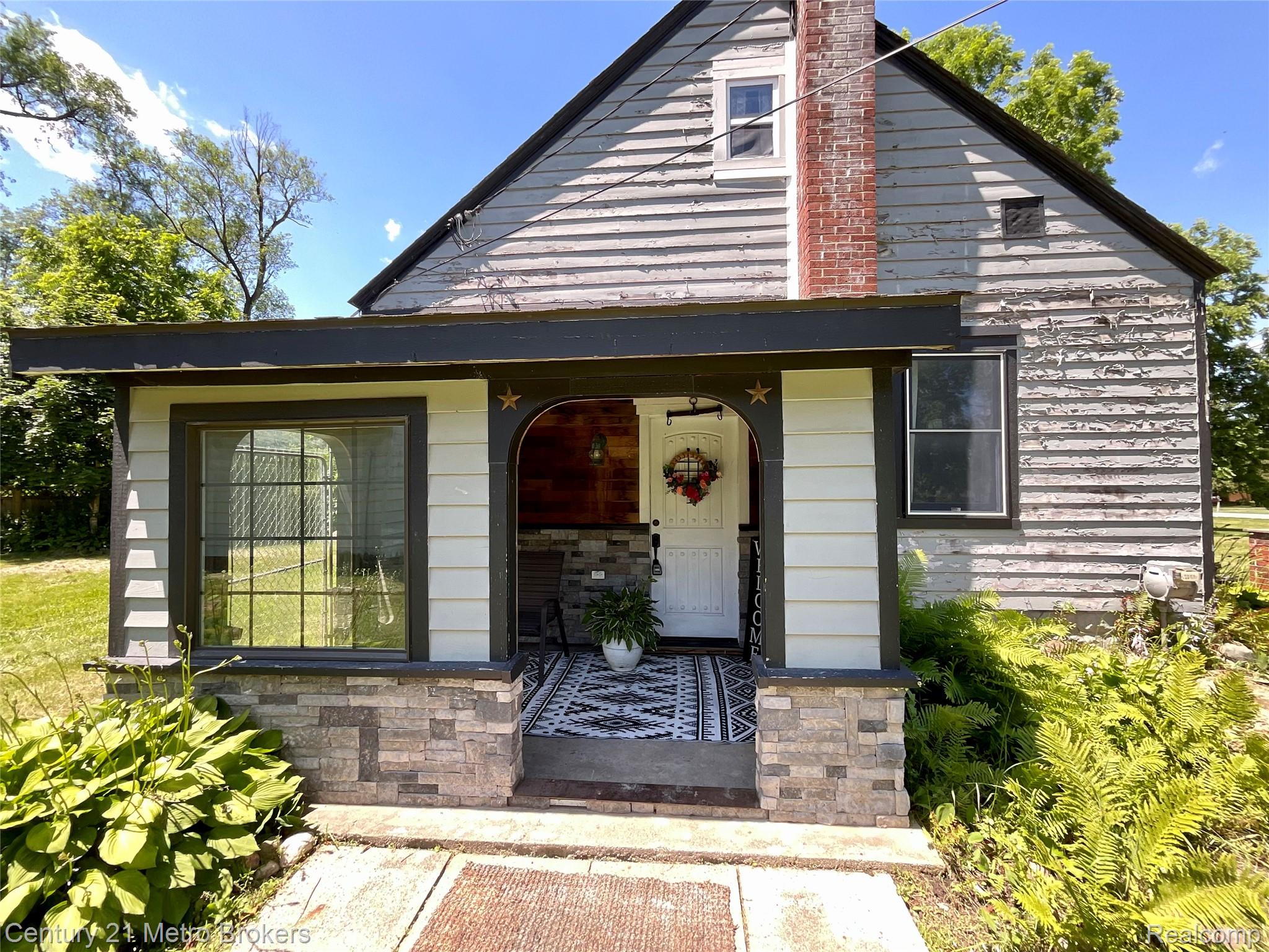 10487 W. Grand Blanc Rd. Gaines, MI 48436 - Photo 2 of 24 84CC7D59-7987-41DC-ADE7-38B1CF6D8CC0.jpeg