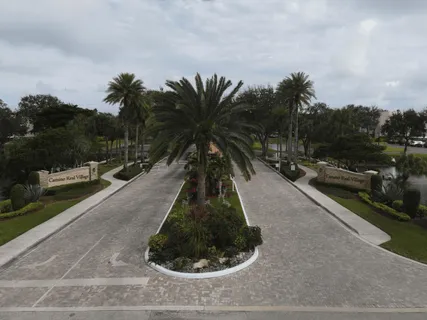 $380,000 | 5850 Camino Del Sol, Unit 201, Boca Raton, FL 33433