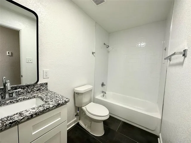 $1,775 | 901 Kingdom Circle, Waxahachie, TX 75167