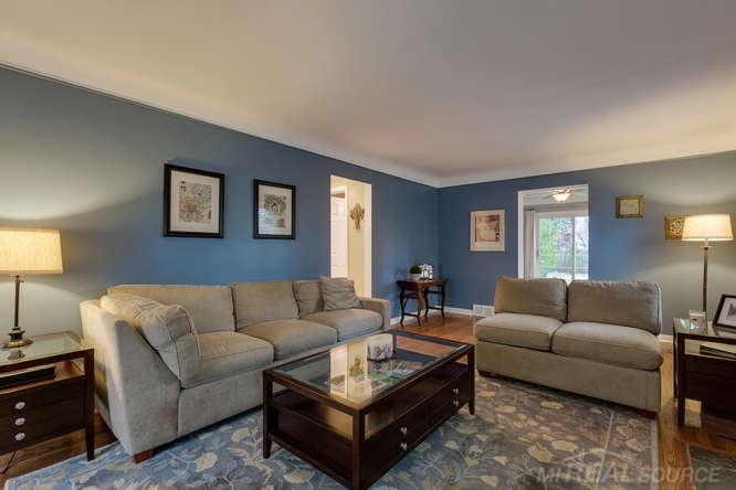 1376 Harvard Road Grosse Pointe Park, MI 48230 - Photo 4 of 32