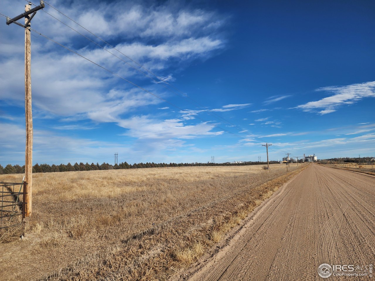 GRAVEL ACCESS ROAD CR 20