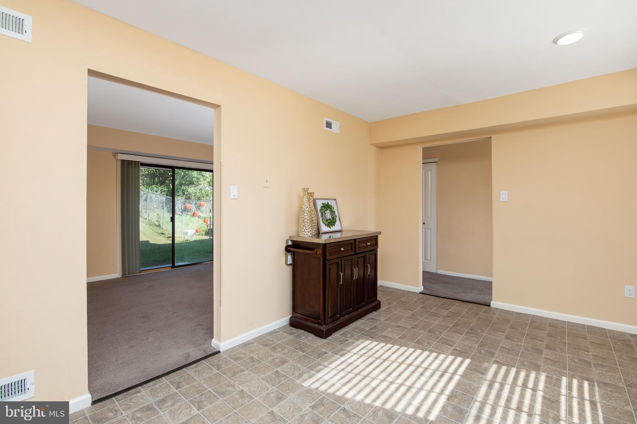 67 Hampshire Road Sicklerville, NJ 08081 - Photo 8 of 28