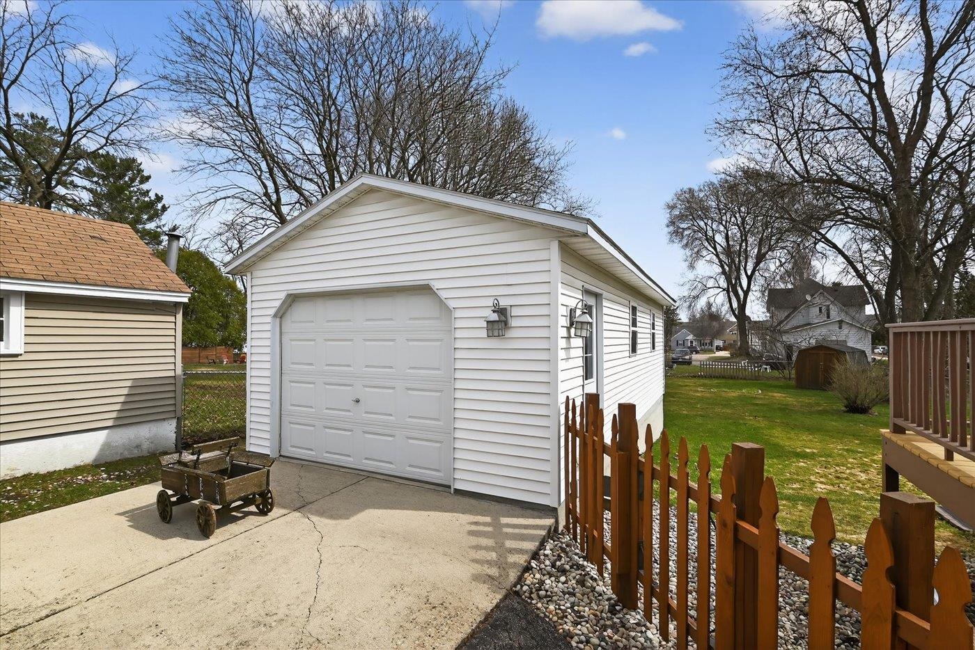 127 Union Street Sun Prairie, WI 53590 - Photo 39 of 52