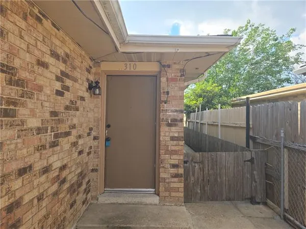 $1,100 | 310 North Wilson Street, Metairie, LA 70003