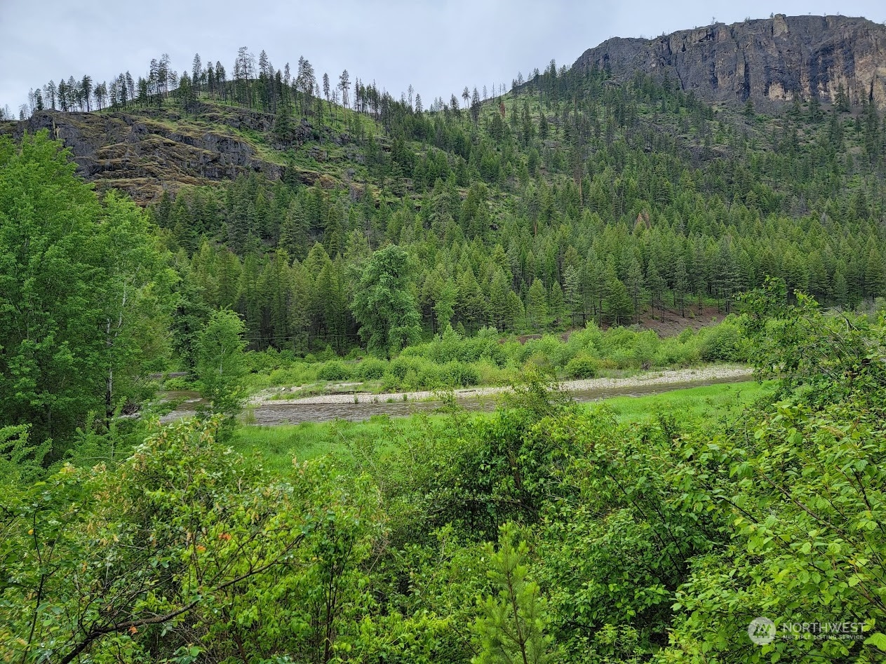 2510 East San Poil Road Keller, WA 99140 - Photo 12 of 38