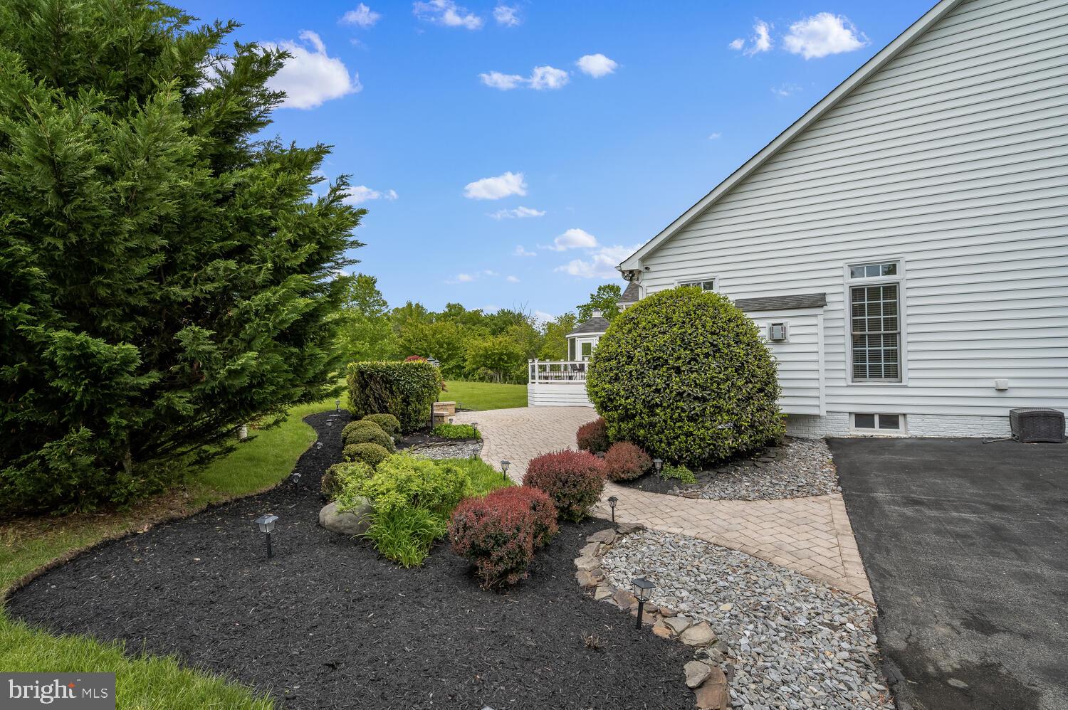11005 Hunters View Road Ellicott City, MD 21042 - Photo 55 of 71 Landscaped Grounds