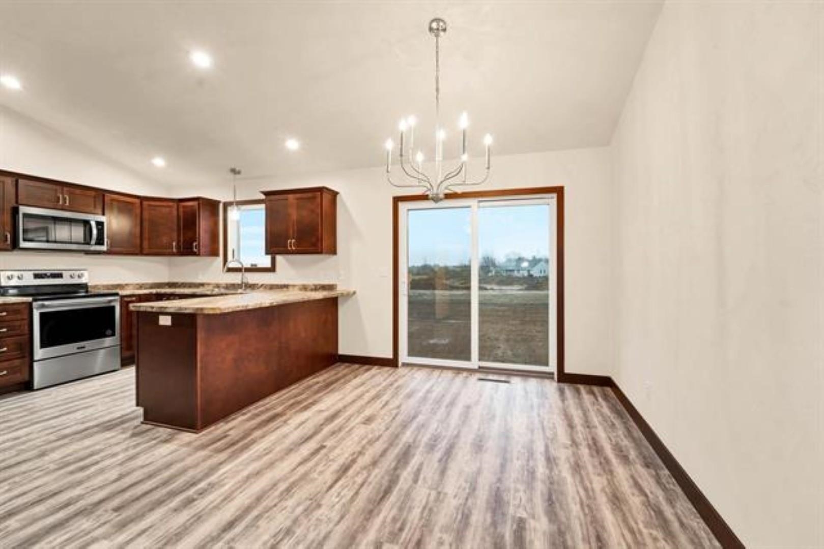 522 Rustic Ridge Drive Brillion, WI 54110 - Photo 8 of 20