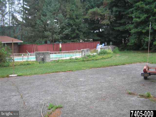 3560 Board Road York, PA 17406 - Photo 8 of 14 Gallery Image 8