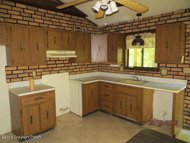 999 Stuart Place Bushkill, PA 18324 - Photo 2 of 8 IMG_2965