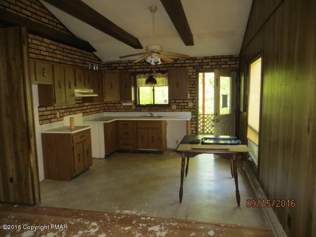 999 Stuart Place Bushkill, PA 18324 - Photo 3 of 8 IMG_2966