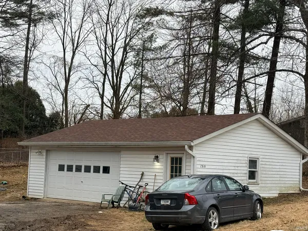 $2,295 | 1310 East Prairie Drive, Bloomington, IN 47408